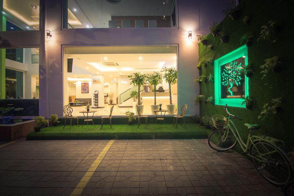 Colina Sky Hotel Phnom Penh Extérieur photo