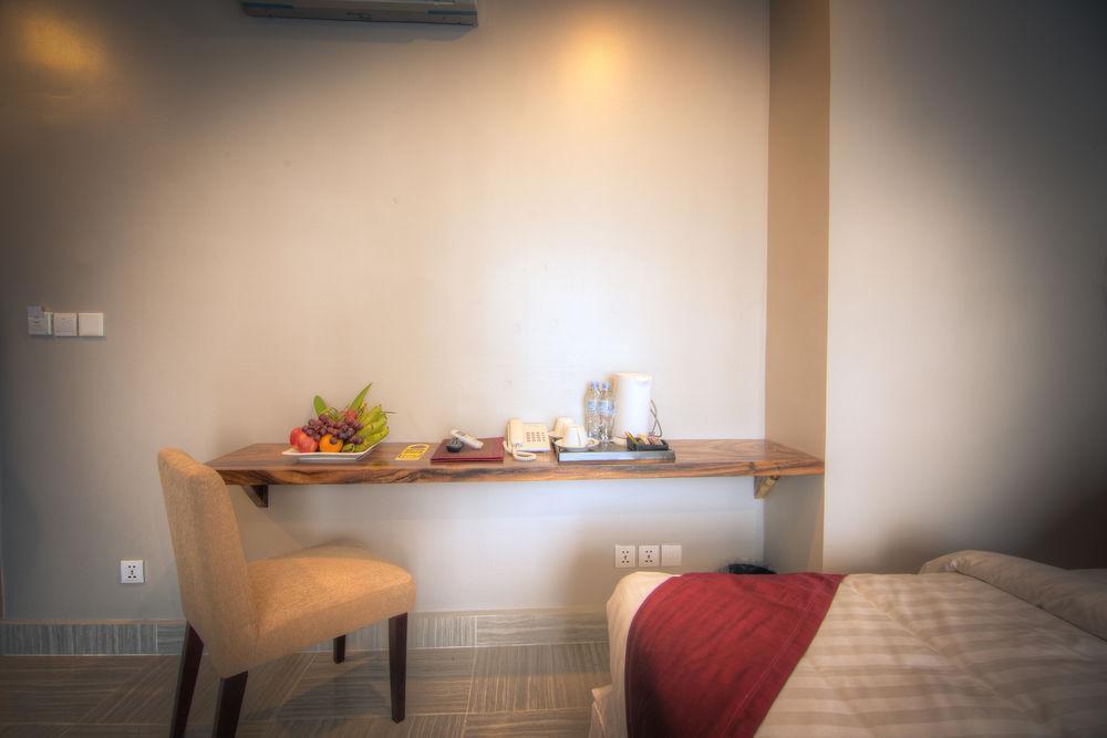 Colina Sky Hotel Phnom Penh Extérieur photo