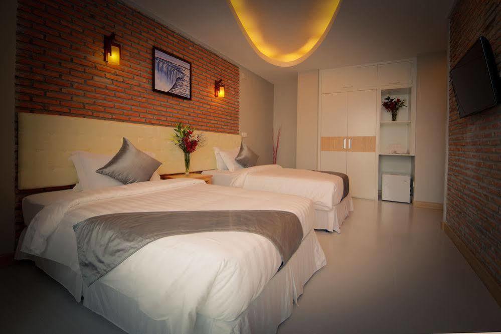 Colina Sky Hotel Phnom Penh Extérieur photo