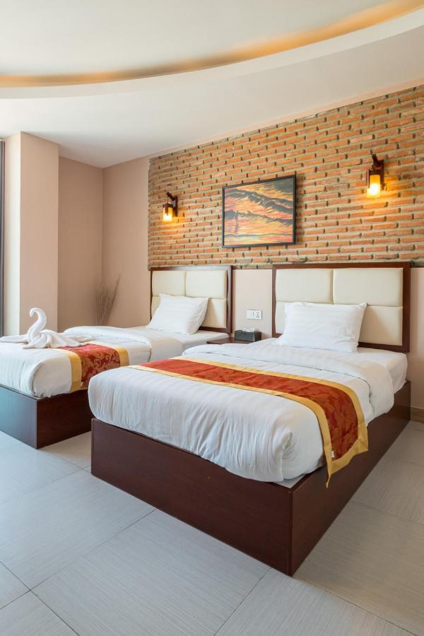 Colina Sky Hotel Phnom Penh Extérieur photo