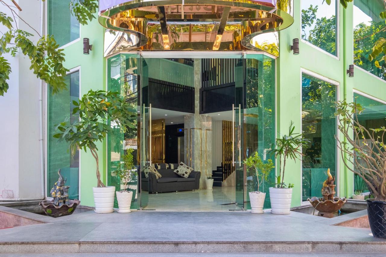 Colina Sky Hotel Phnom Penh Extérieur photo